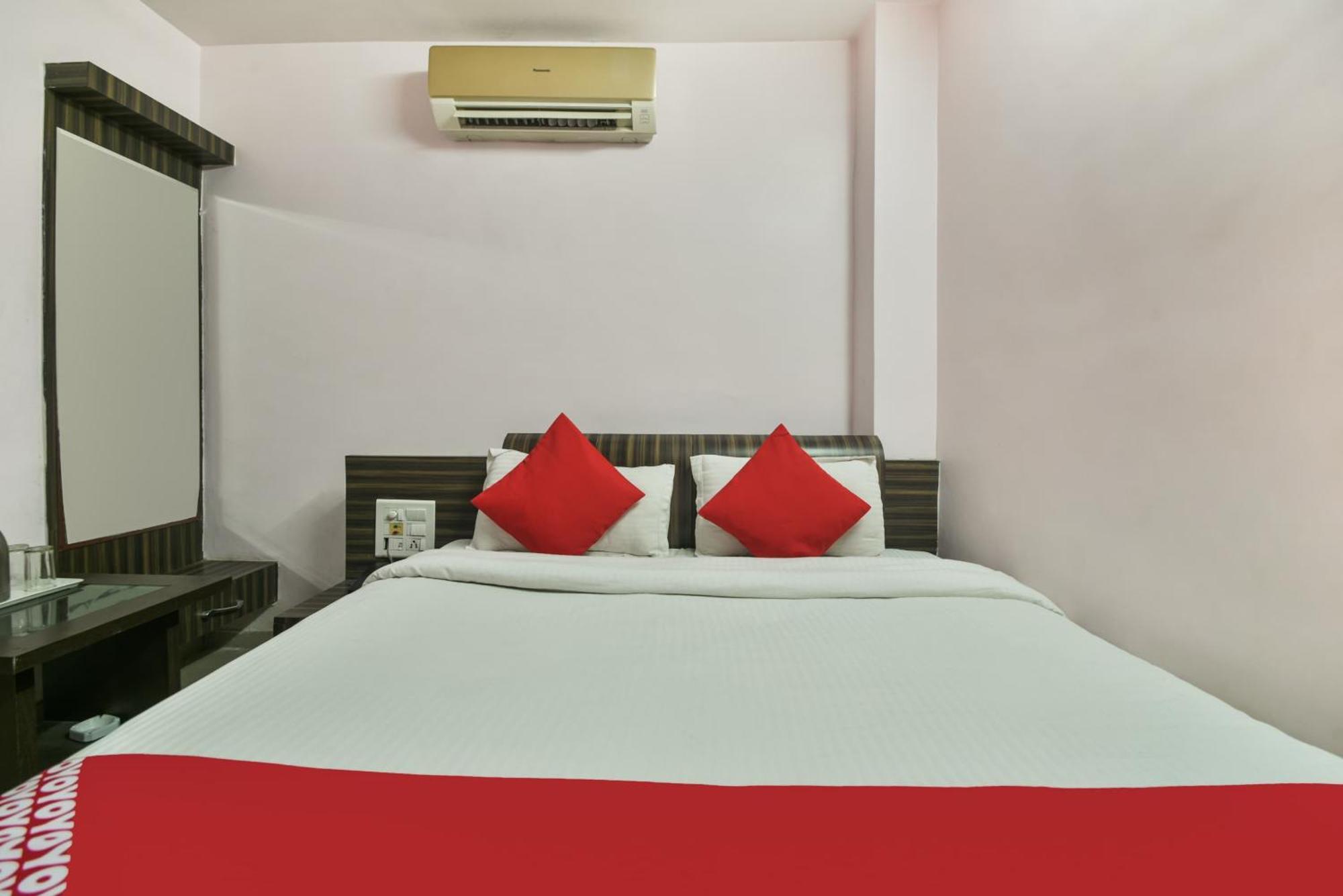 Oyo Hotel Ajanta Hamirgarh Exterior foto